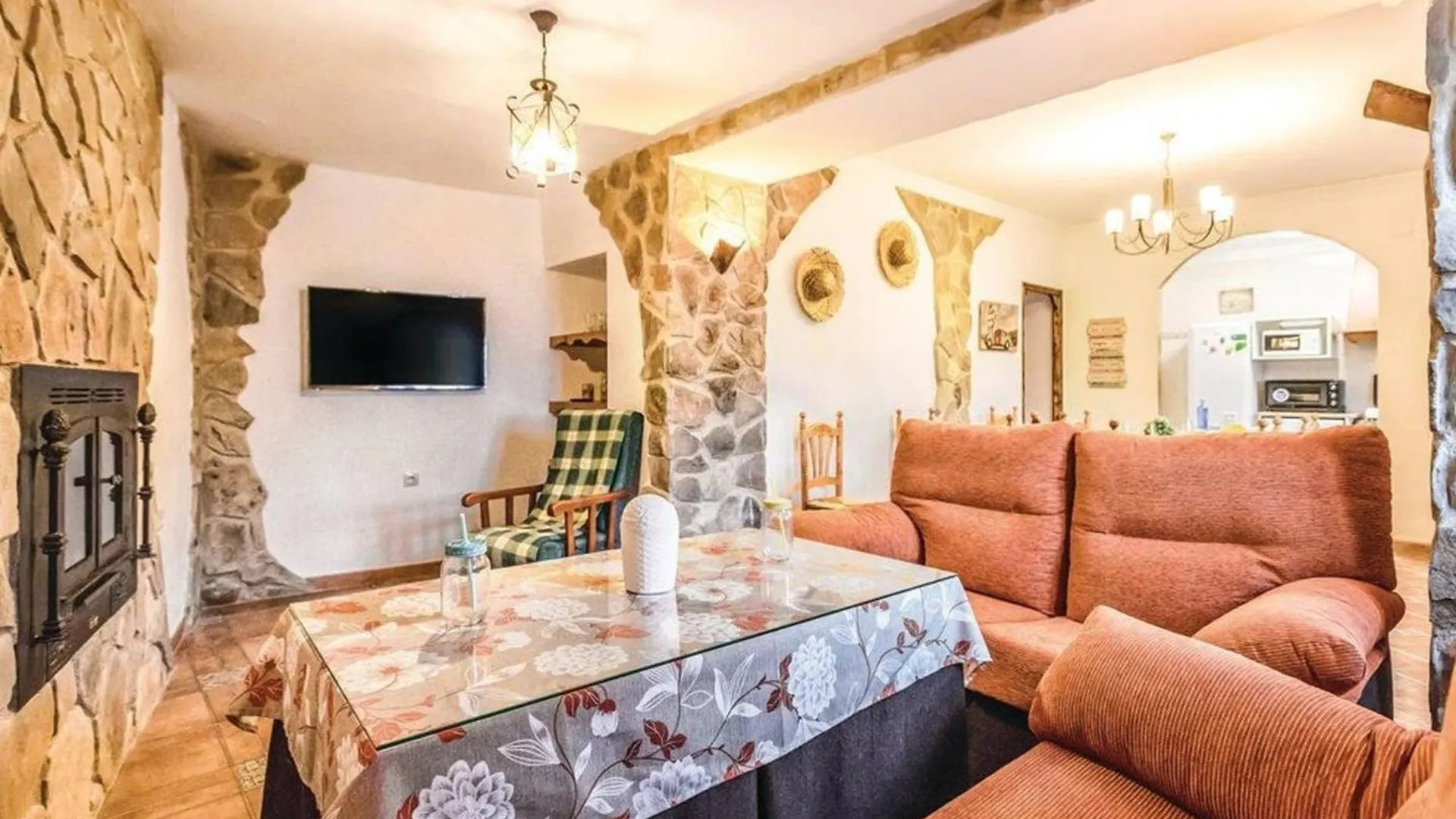 Charming Villa In Mondron With Private Pool 스페인