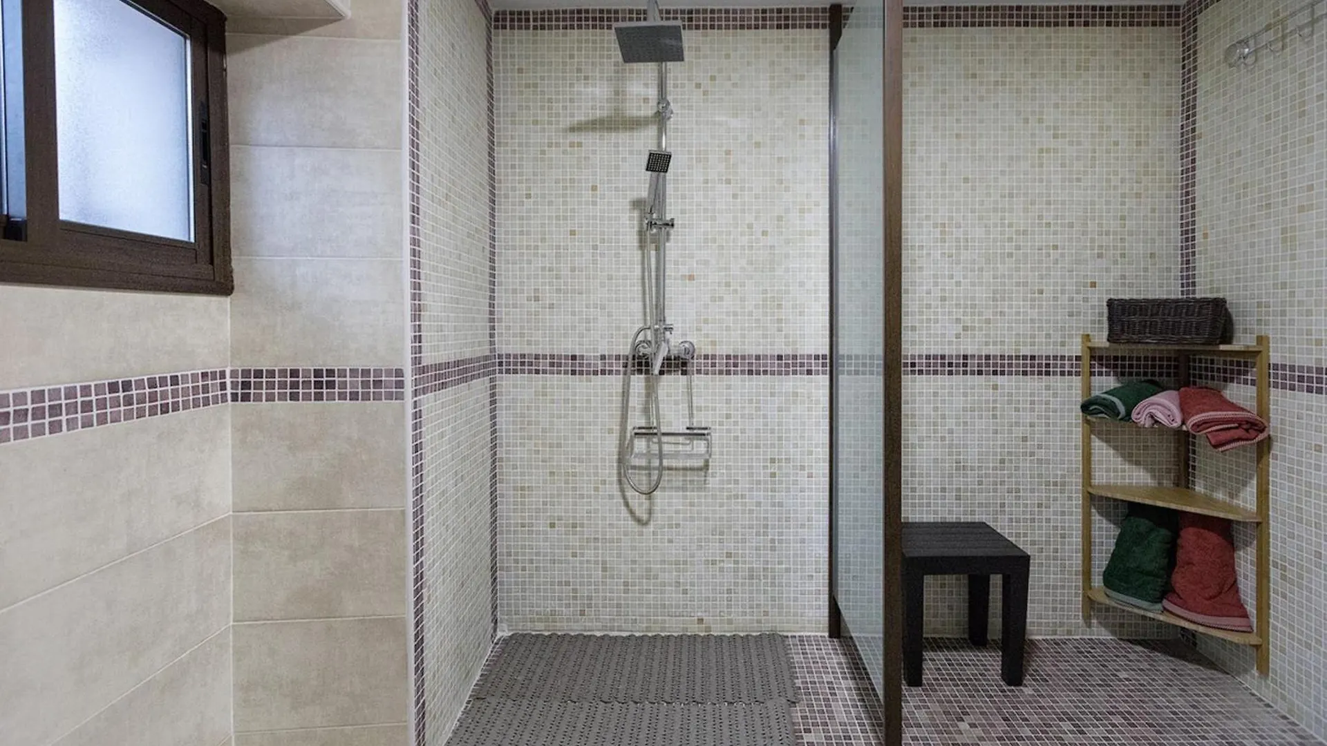 Charming Villa In Mondron With Private Pool